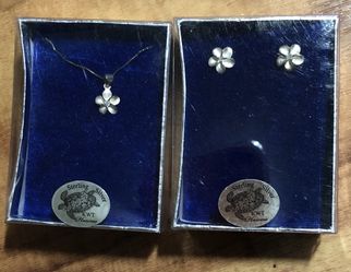 BNIB .925 KWT Sterling Silver earrings & necklaces