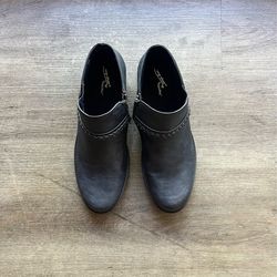 Easy Street Comfort Wave Navy Blue Ankle Boots – Size 9 (Like New)  Price: $30