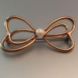 Vintage Signed Krementz Gold Overlay Pearl Bow Brooch 