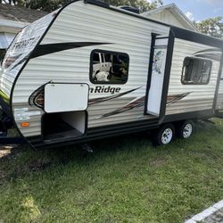 2019 23’ Starcraft Autumn Ridge Outfitter
