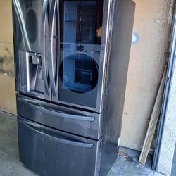 LG BLACK STAINLESS STEEL INSTAVIEW DOOR IN DOOR 4 DOOR REFRIGERATOR 
