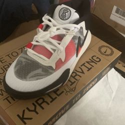 Kyrie 8 Go (GS) Size 6y