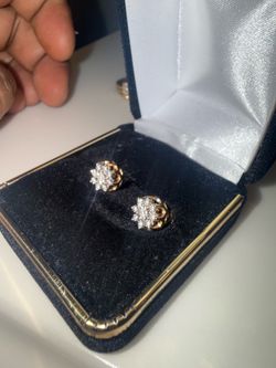Diamond earrings 10k gold