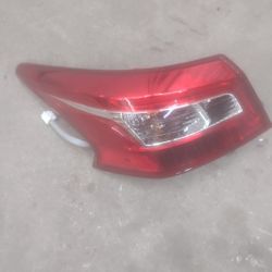Nissan Sentra Left Tail Light