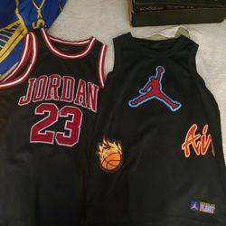 2 Jordan Jersey Both Size Medium Youth