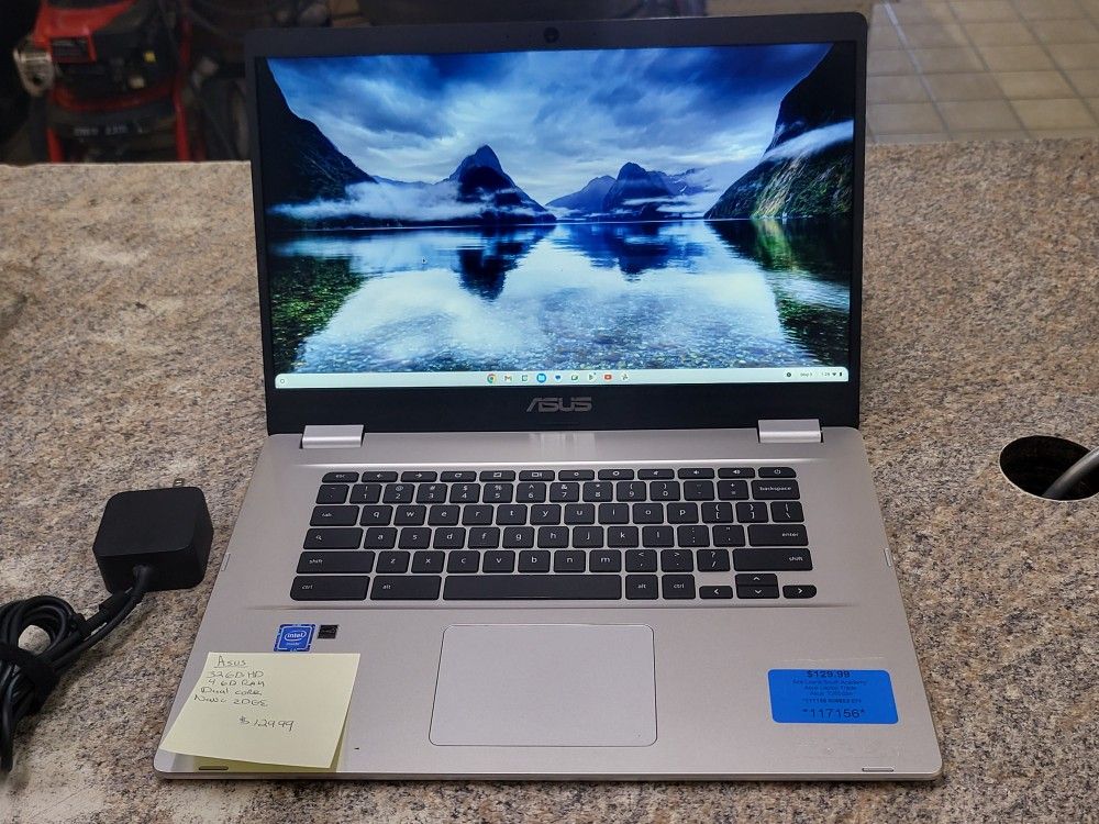 Asus Chromebook C523 15.6" Laptop dual core 4gb ram 32gb HD