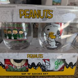 Peanuts Sip And Socks Set (12 Packs @ $10 Ea Pack)