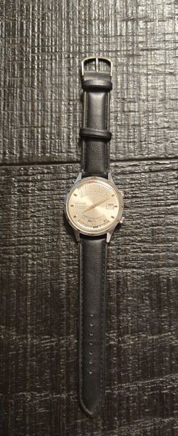 Neuvex Multi-Year Calendar Vintage Watch