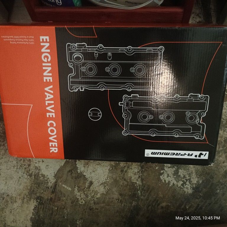 Engine Valve Cover Left And Right