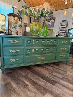 Beautiful Green & Gold 9 Dr Dresser / Sideboard