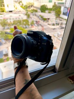 Nikon D7200 DSLR + Nikon 50mm f/1.8G Lens