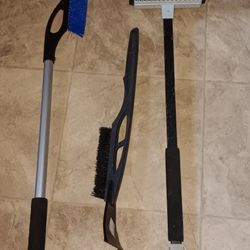 Snow Scrapers/brushes