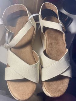 Tom’s New Tan Sandals Sz 8. Boxelder Dr. 92563
