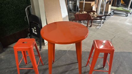 6 ft Round metal table