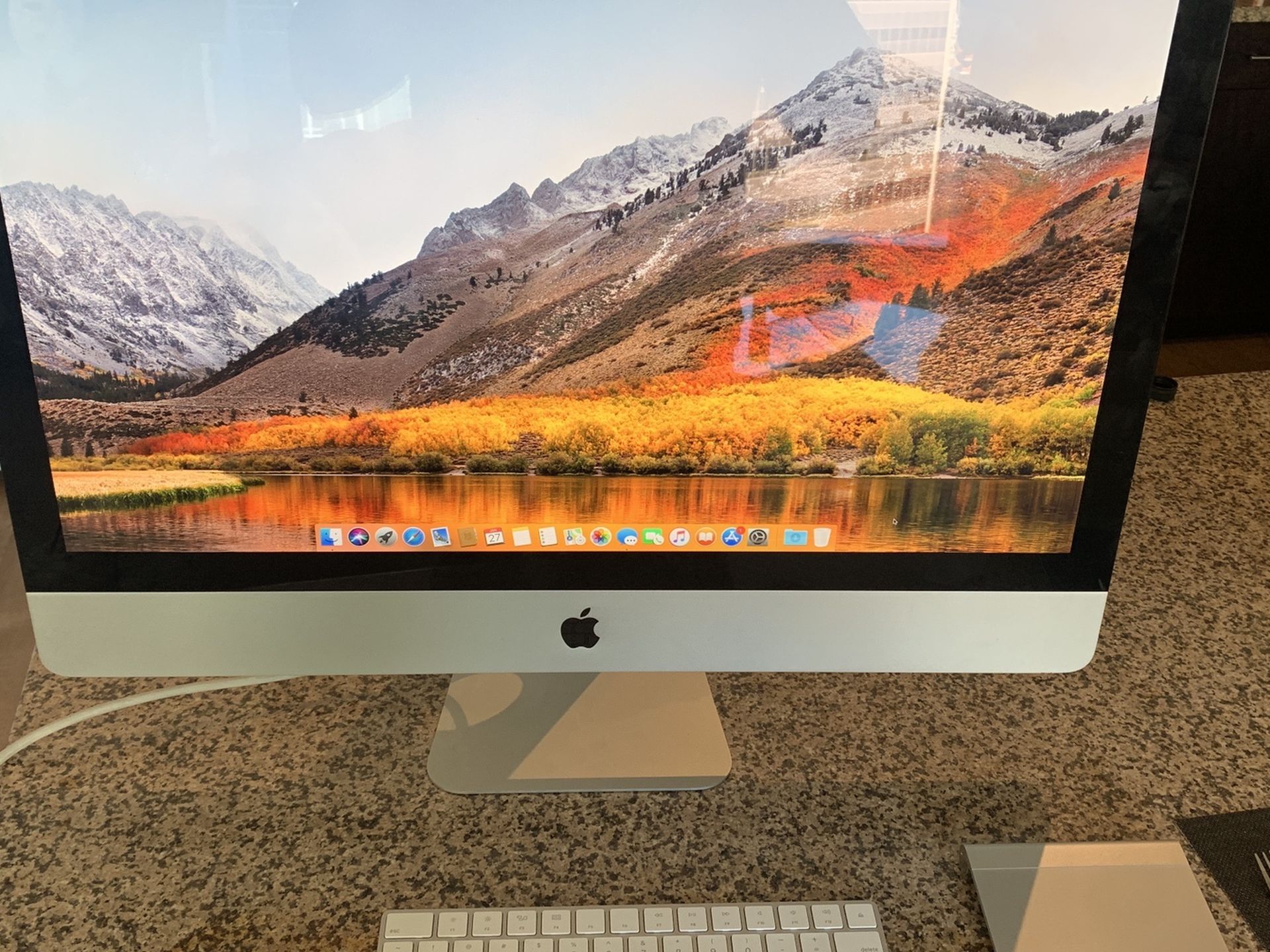 2010 - 27” Apple iMac - Perfect Condition