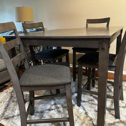 Beautiful Counter Top Dining Table Set