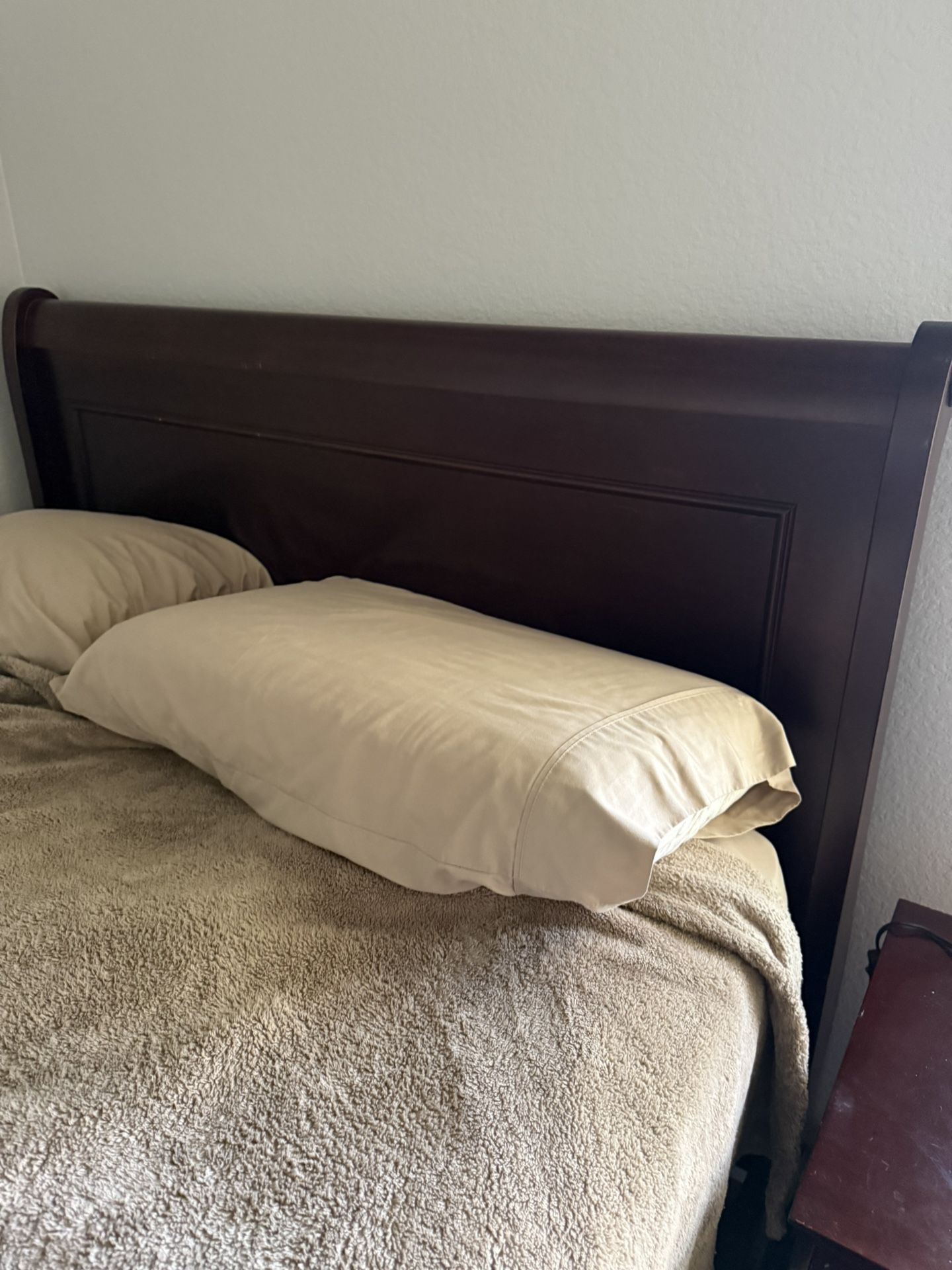 Queen Bed set