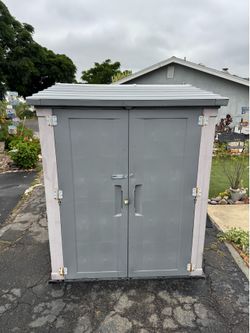 Black & Decker SpaceRite Apex 8x6 Outdoor Storage Shed