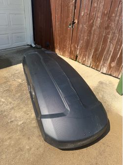 Thule rooftop cargo box