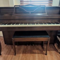 Free Mendelssohn Piano And Bench 