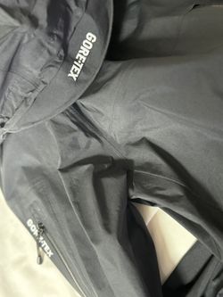 Supreme - GORE-TEX Paclite Shell Jacket for Sale in New York Supreme - GORE-TEX Paclite Shell Jacket for Sale in New York