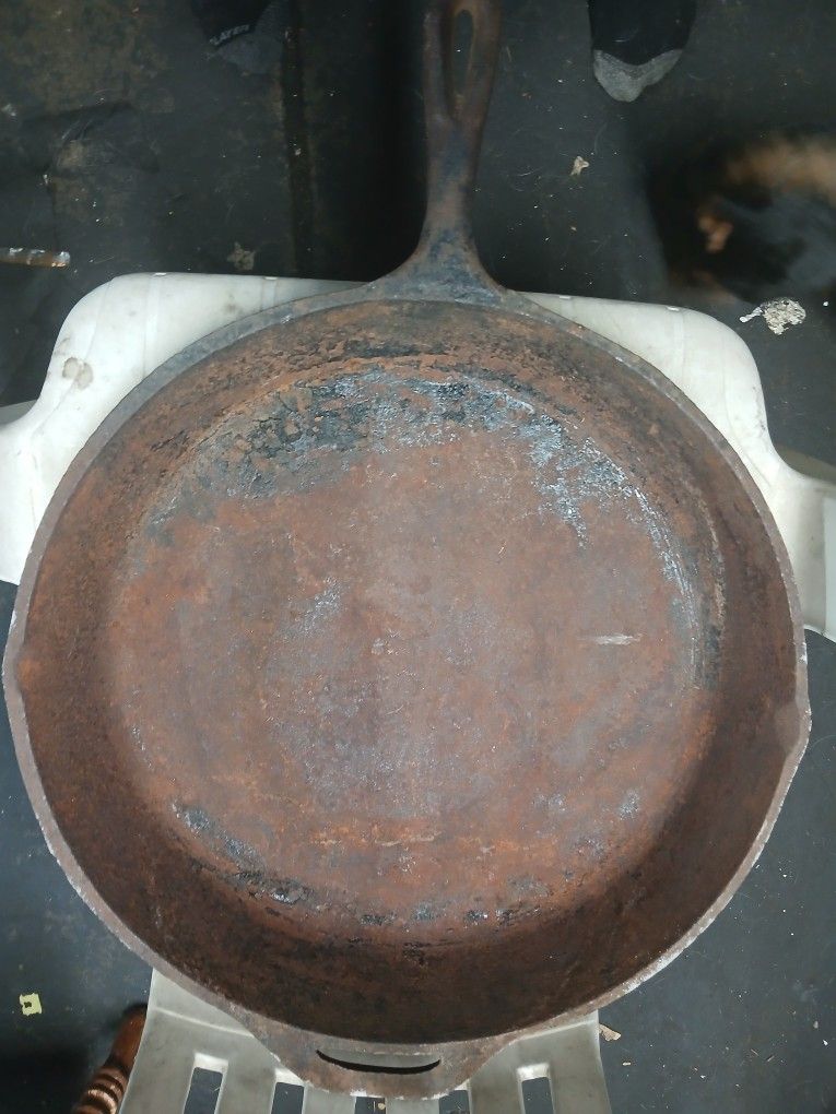 Cast Iron Pan 17 Inches 30 Dollars Or Best Offer