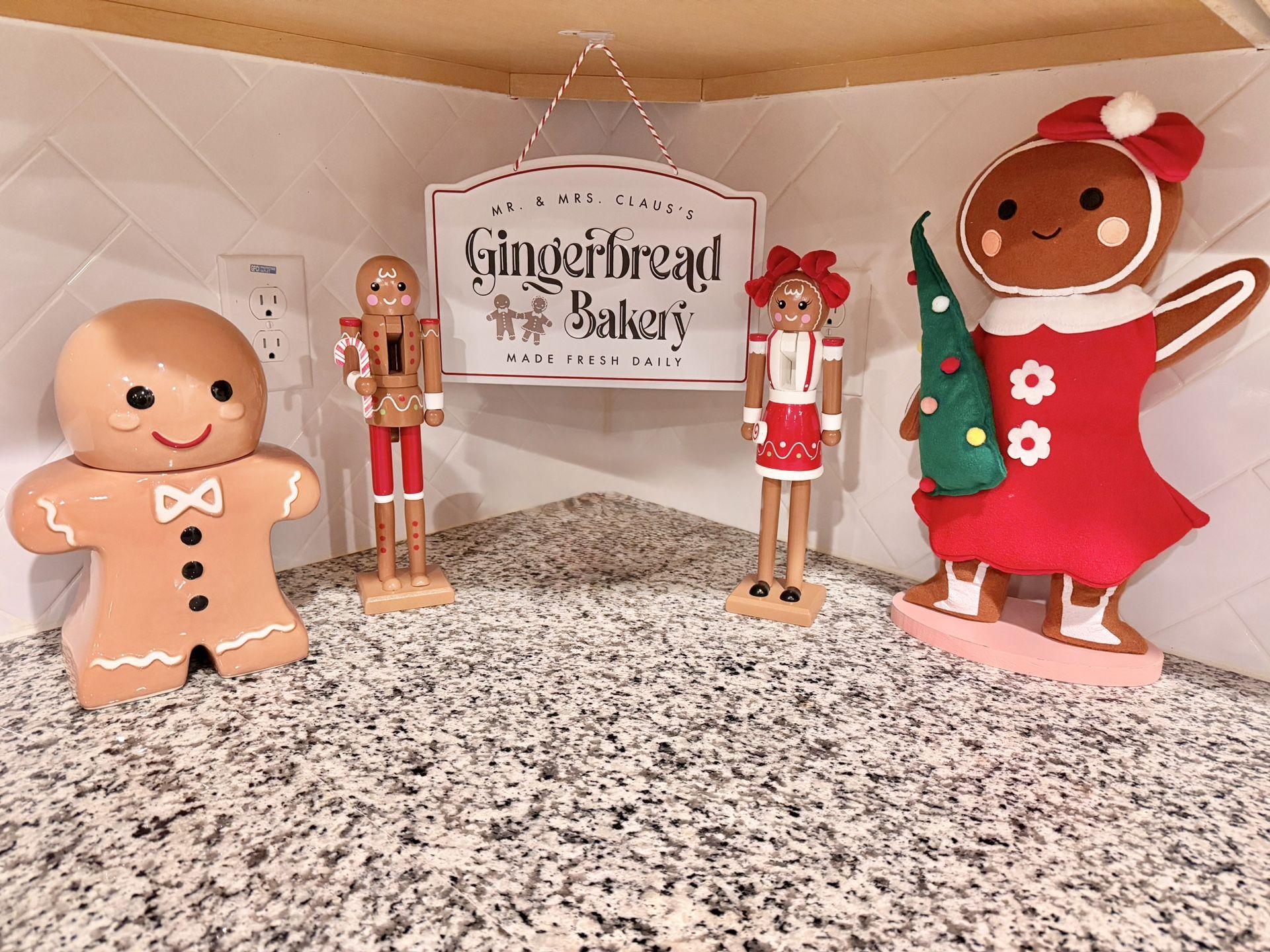 Gingerbread Holiday Decor Christmas Nutcrackers