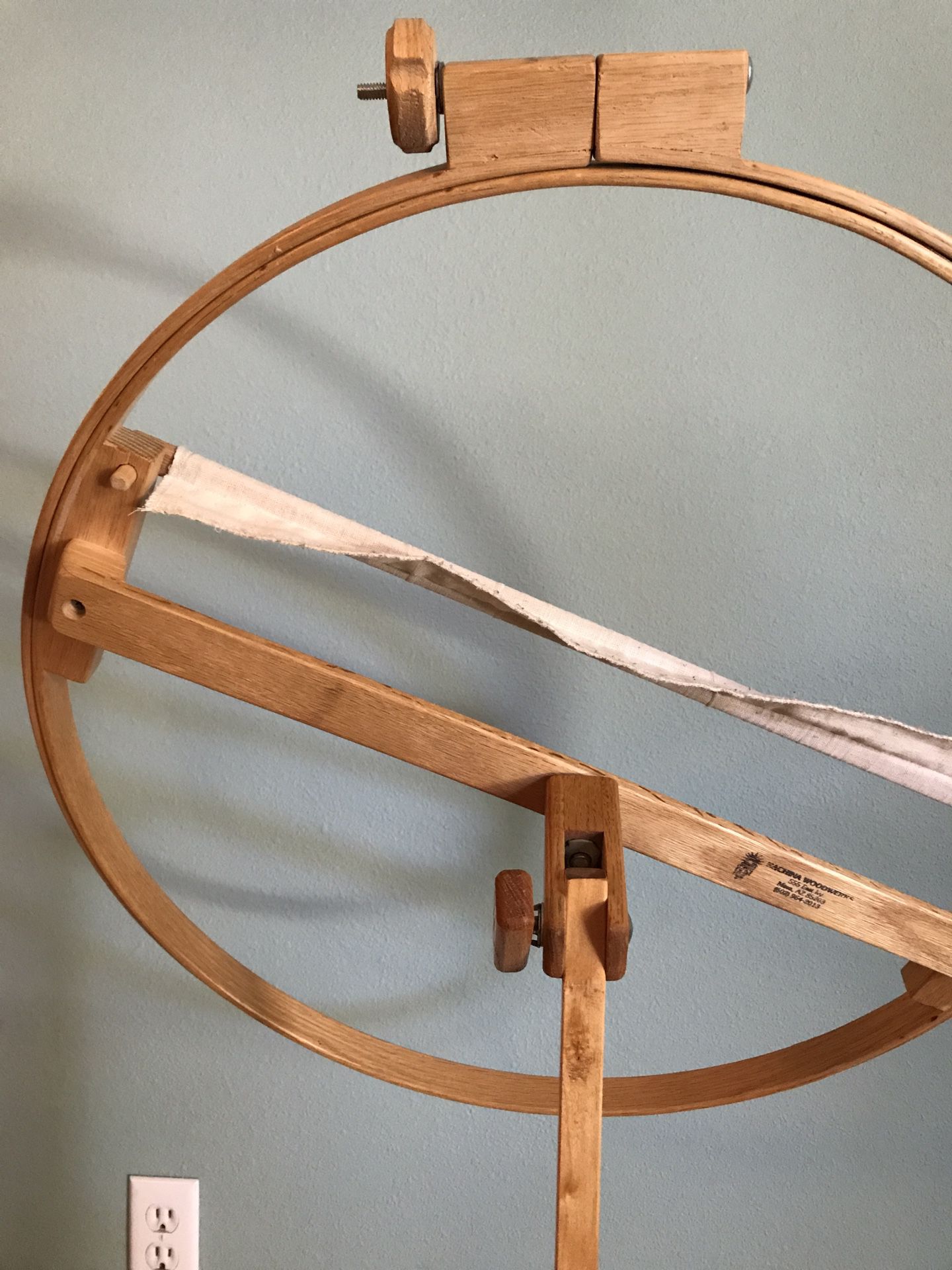 Hinterberg 22” Solid Oak Quilting Hoop With Stand for Sale in Bellevue, WA  - OfferUp