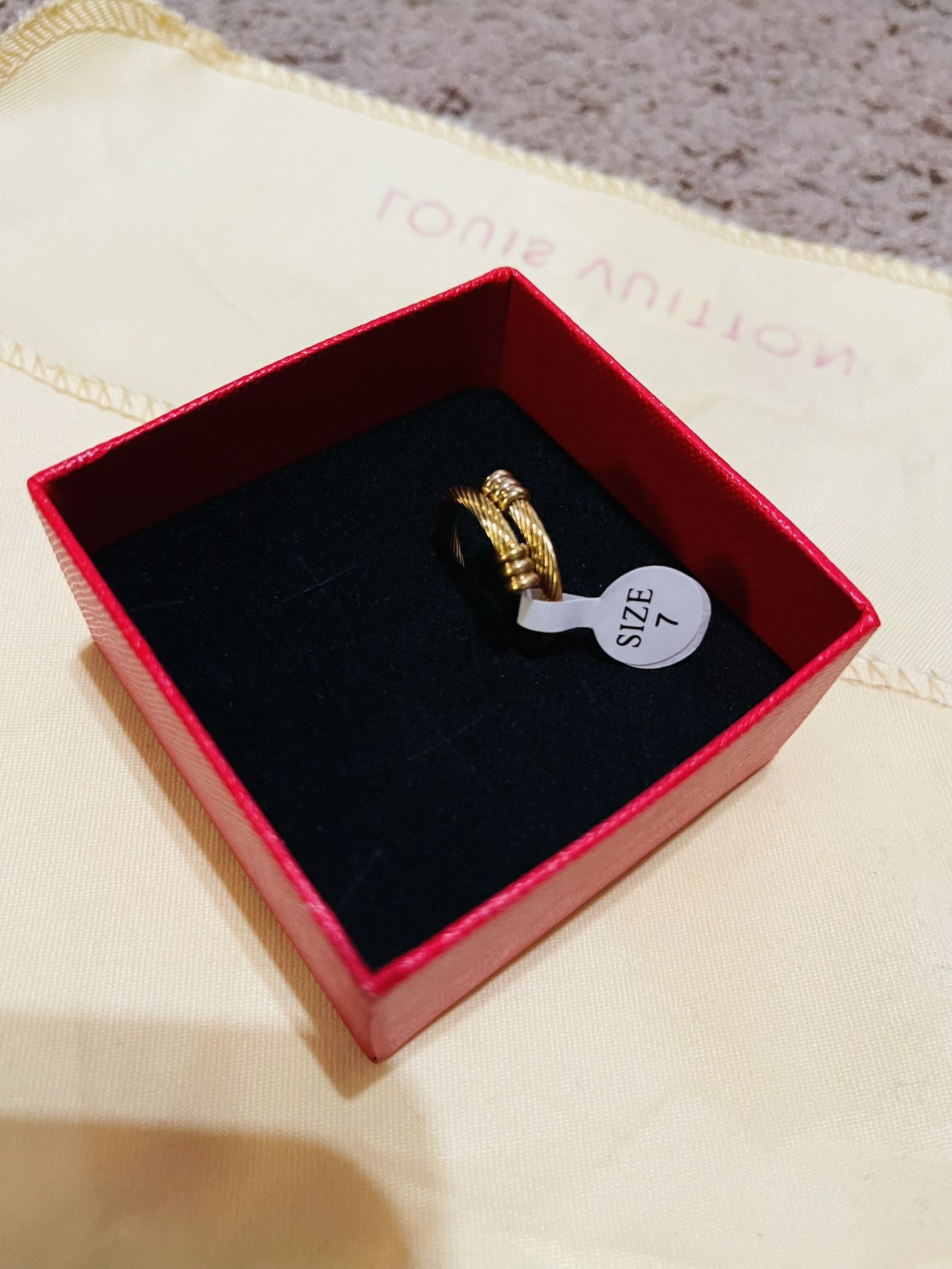 Brand new chariol ring