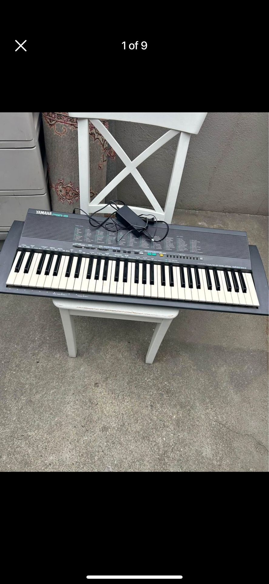 Beautiful Yamaha PSR-19 piano keyboard