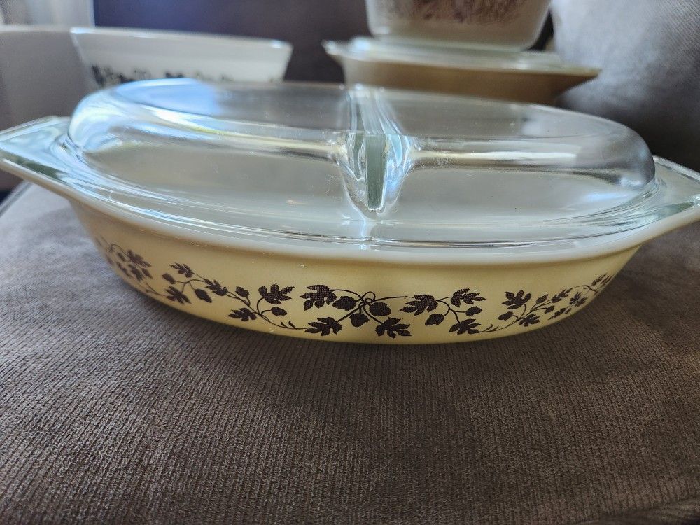 Pyrex Vintage Dish With Lid