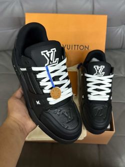 ALL SIZES/ Brand New Louis Vuitton LV Trainers Black & White