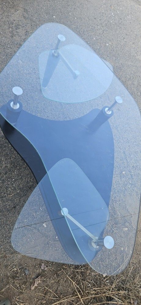 Free Modern Glass Coffee Table