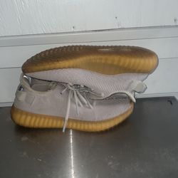 Yeezy 350 (Grey Color Way)