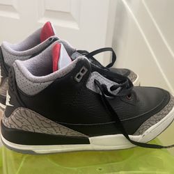 Boys Jordan 3 Retro Size3Y