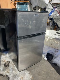 Emerson mini fridge with seperate freezer

