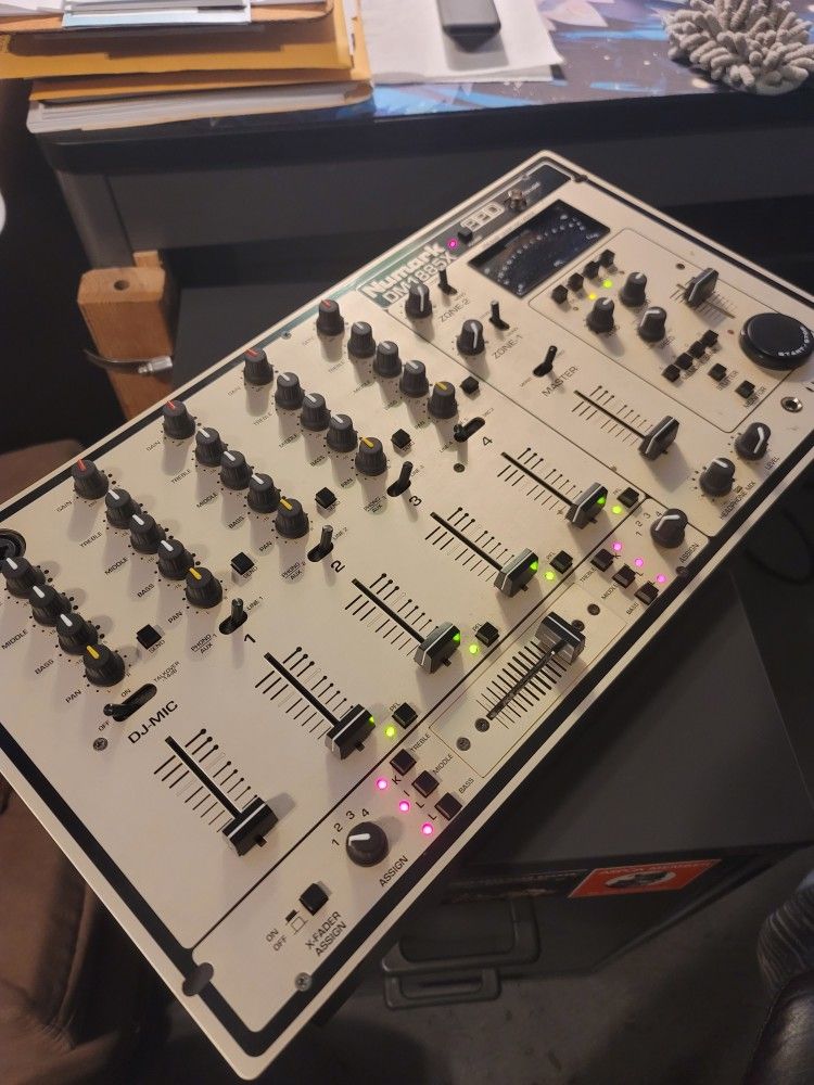 Numark Preamp Mixer DM1885X for Sale in Oakland, CA - OfferUp