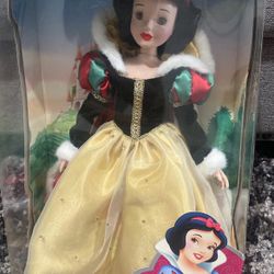 Snow White Porcelain Doll 2003