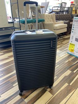 American Tourister Hard Shell Spinner Luggage