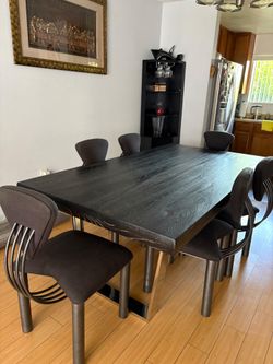 Dinning room table