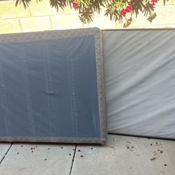 Twin mattress and box spring
