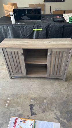 Entryway cabinet