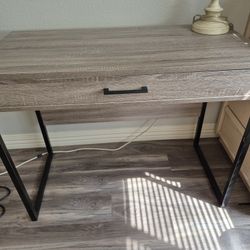 DESK & CHAIR