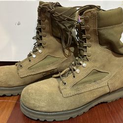 Military Surplus USMC Altama Coyote Boots, New, 8 R