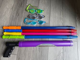 Water Blaster Set with Swim Goggles