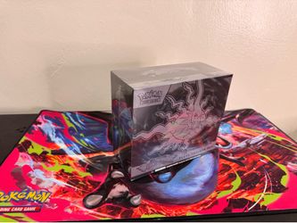 Pokemon Center Pitch Black Elite Trainer Box