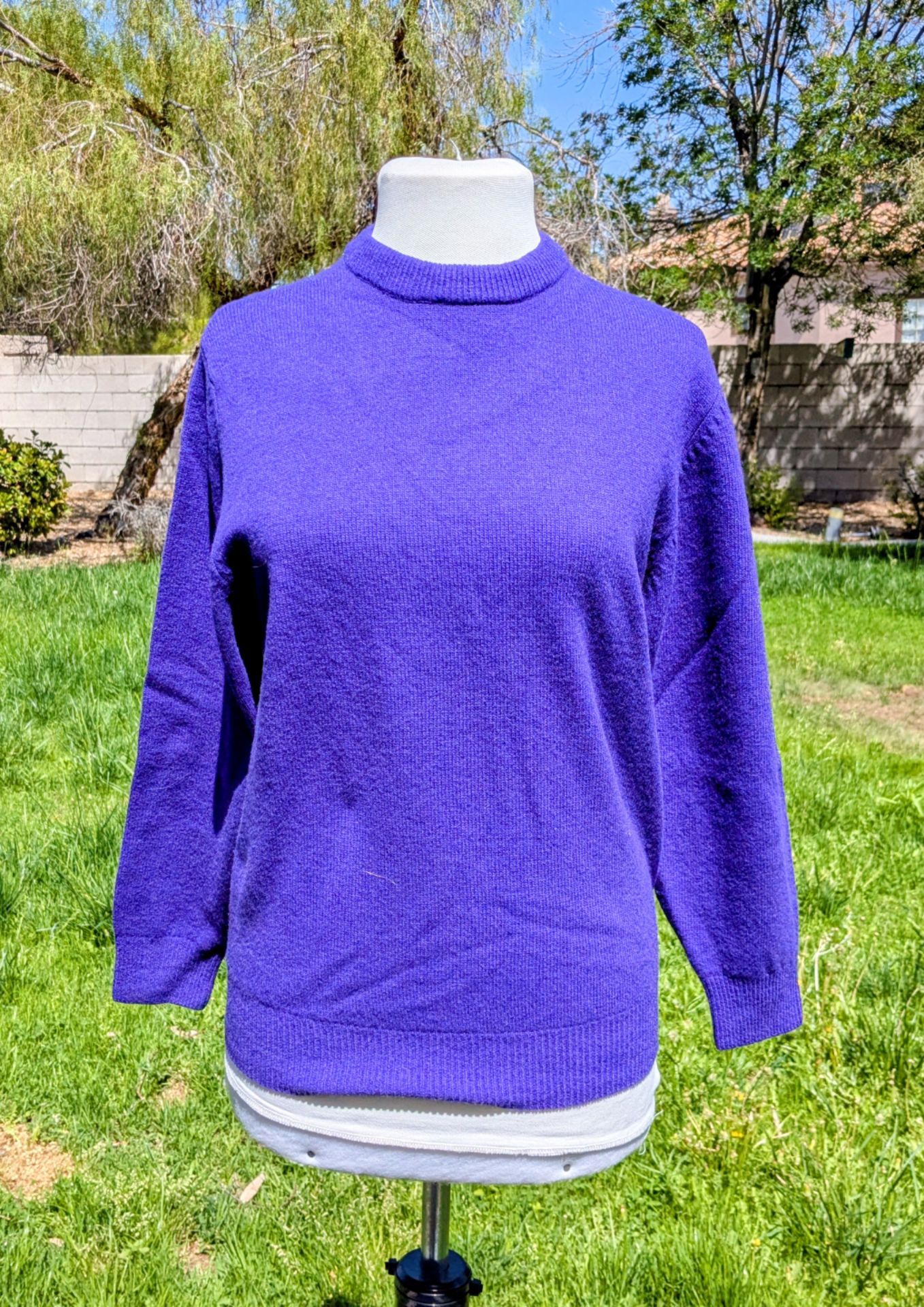 Classic Women's Small Giordano Lambswool Indigo Purple Pullover Sweater EUC
