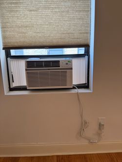 LG Window Air Conditioner | AC | Move Out Sale | Pick Up LIC