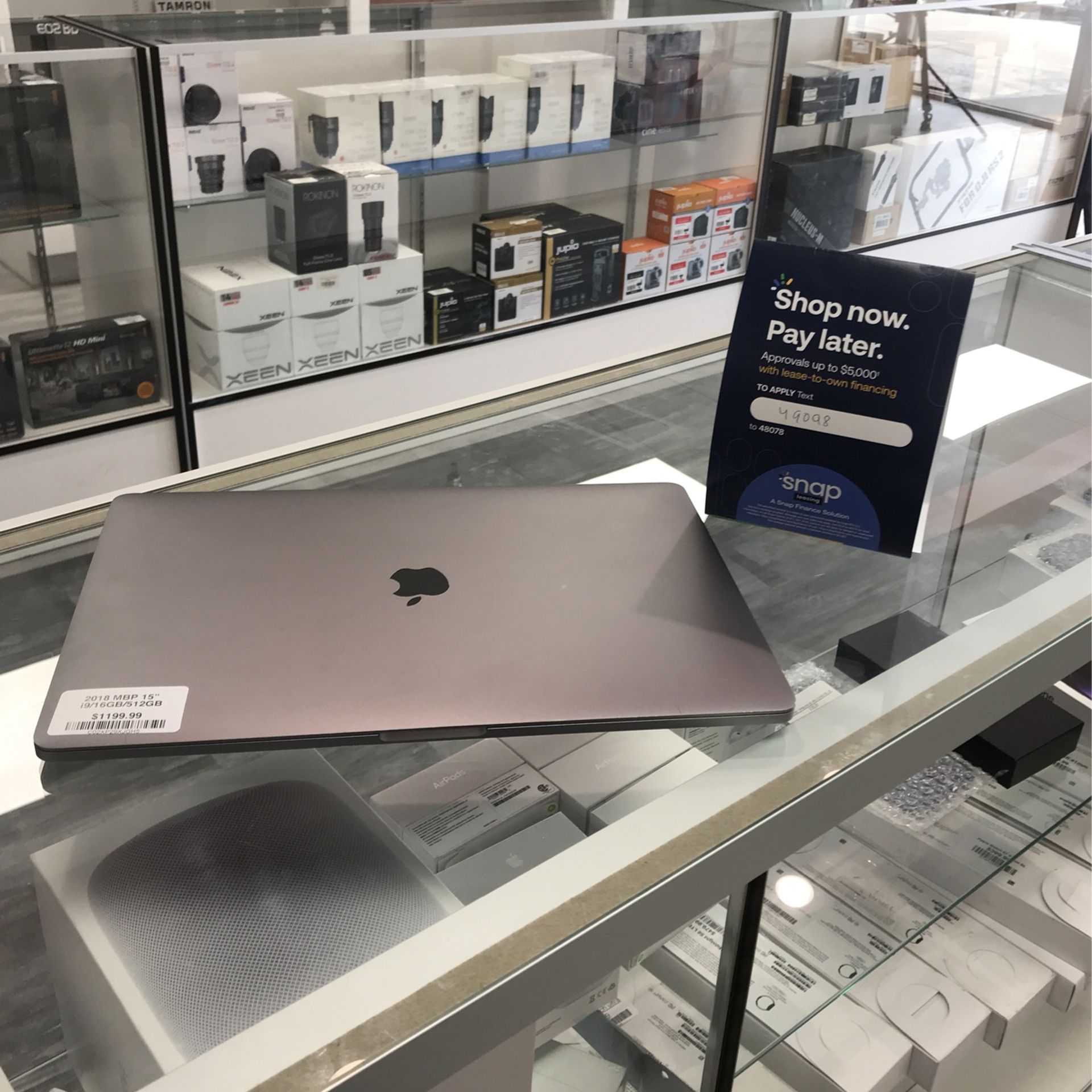 MacBook Pro 15” 2018 Core I9 16gb Ram And 512ssd With Warranty 