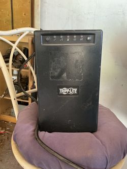 Tripp Lite OmniVS 1500VA / 940W Line- Interactive Tower UPS
